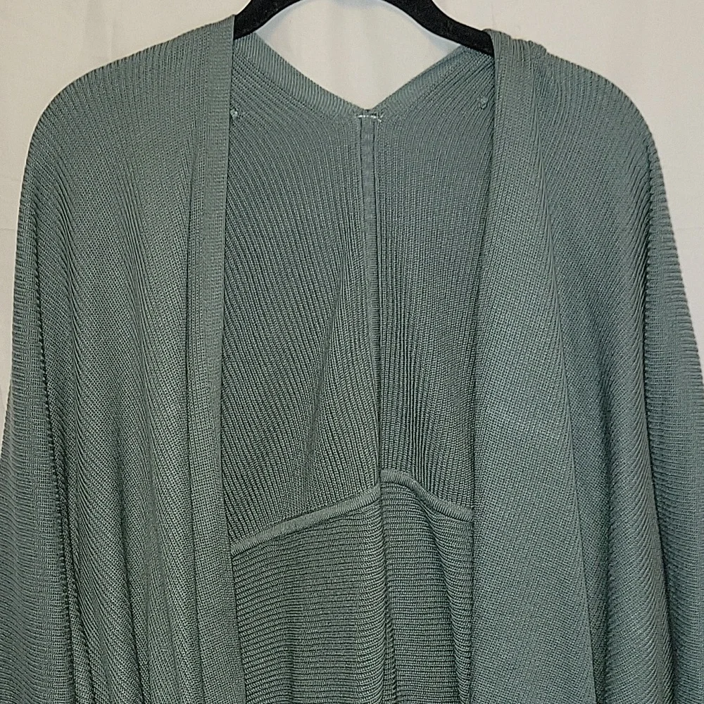 Lululemon - Picture 3 of 7